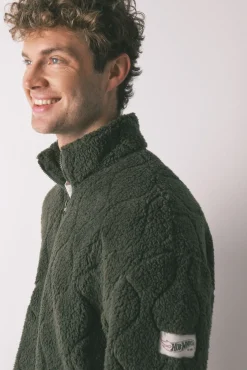 Bata corta hombre borreguito verde Hotwheels