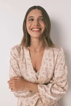 Bata holgada midi satén flor rosa