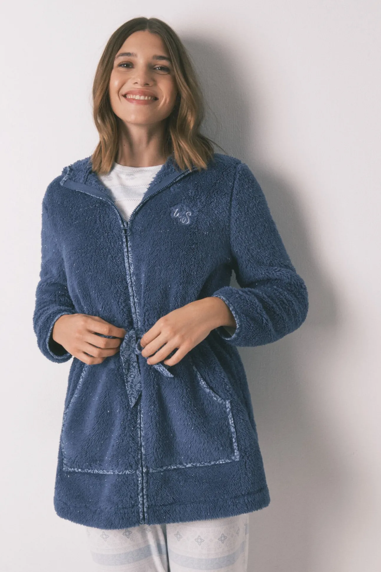 Bata midi capucha polar azul lurex