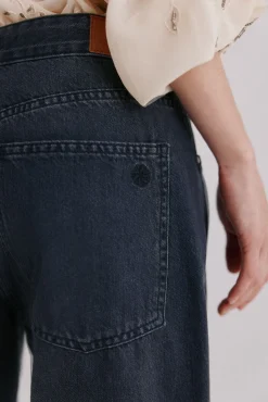 Beatrice. Vaqueros de corte recto