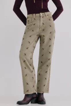 Bettina. Vaqueros bordados