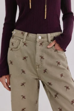 Bettina. Vaqueros bordados