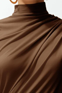 Blusa con cuello alto