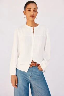 Blusa detalle bordado