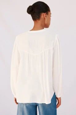 Blusa detalle bordado