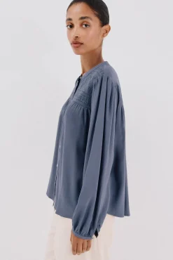 Blusa detalle bordado