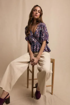 Blusa estampada bordado