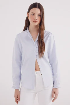 Blusa Oxford cuello volante