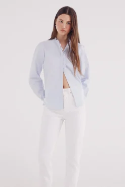 Blusa Oxford cuello volante