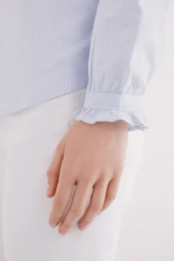 Blusa Oxford cuello volante