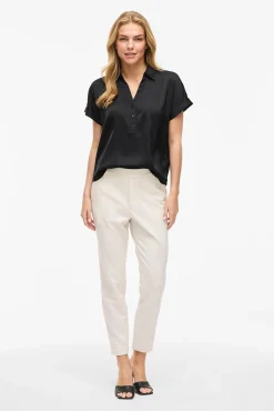 Blusa satinada de manga corta