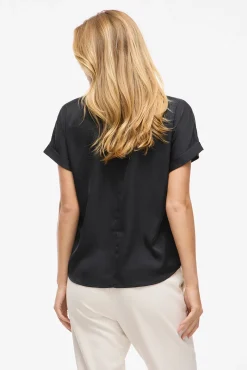 Blusa satinada de manga corta