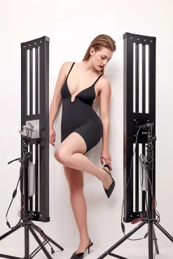 Body pantalón escote extremo