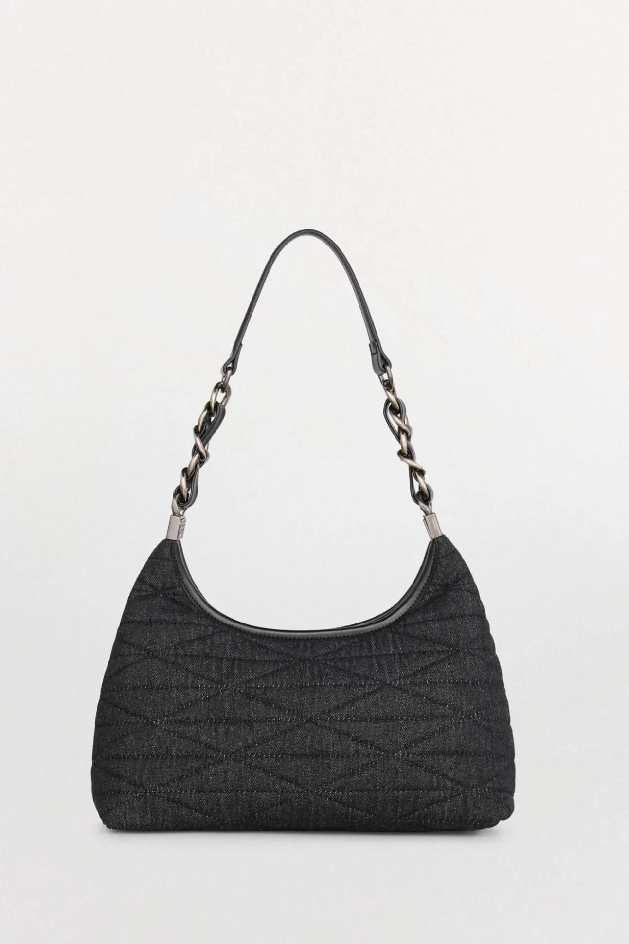 Bolso hobo acolchado con asa de piel y cadena