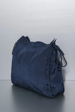 Bolso tote nylon azul satinado