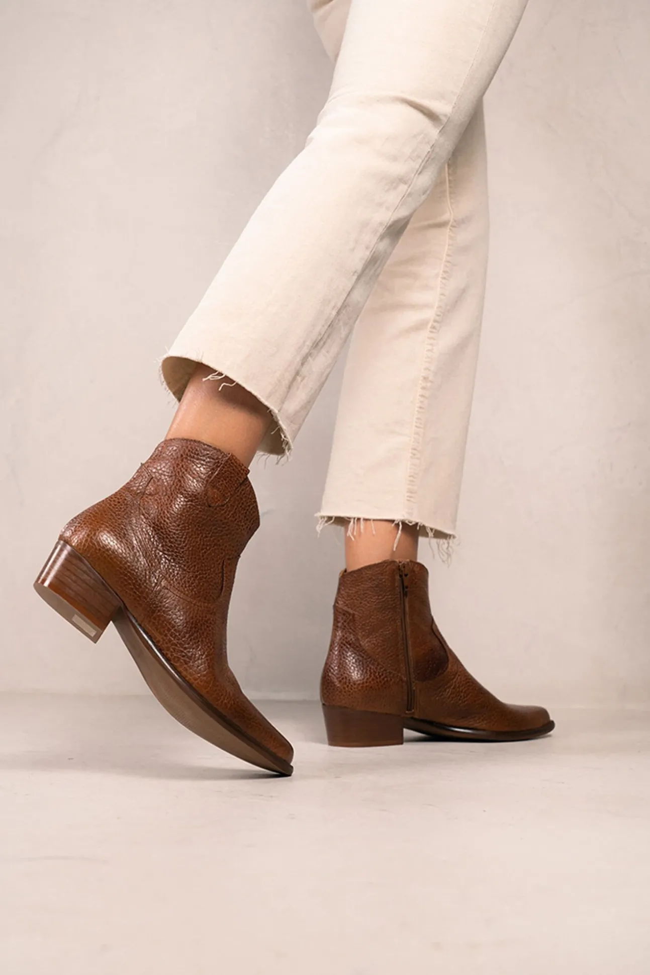 Botines cowboy de piel Calíope Vintage