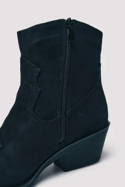 Botines negros cowboy