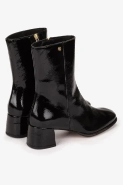 Botín charol tacón medio