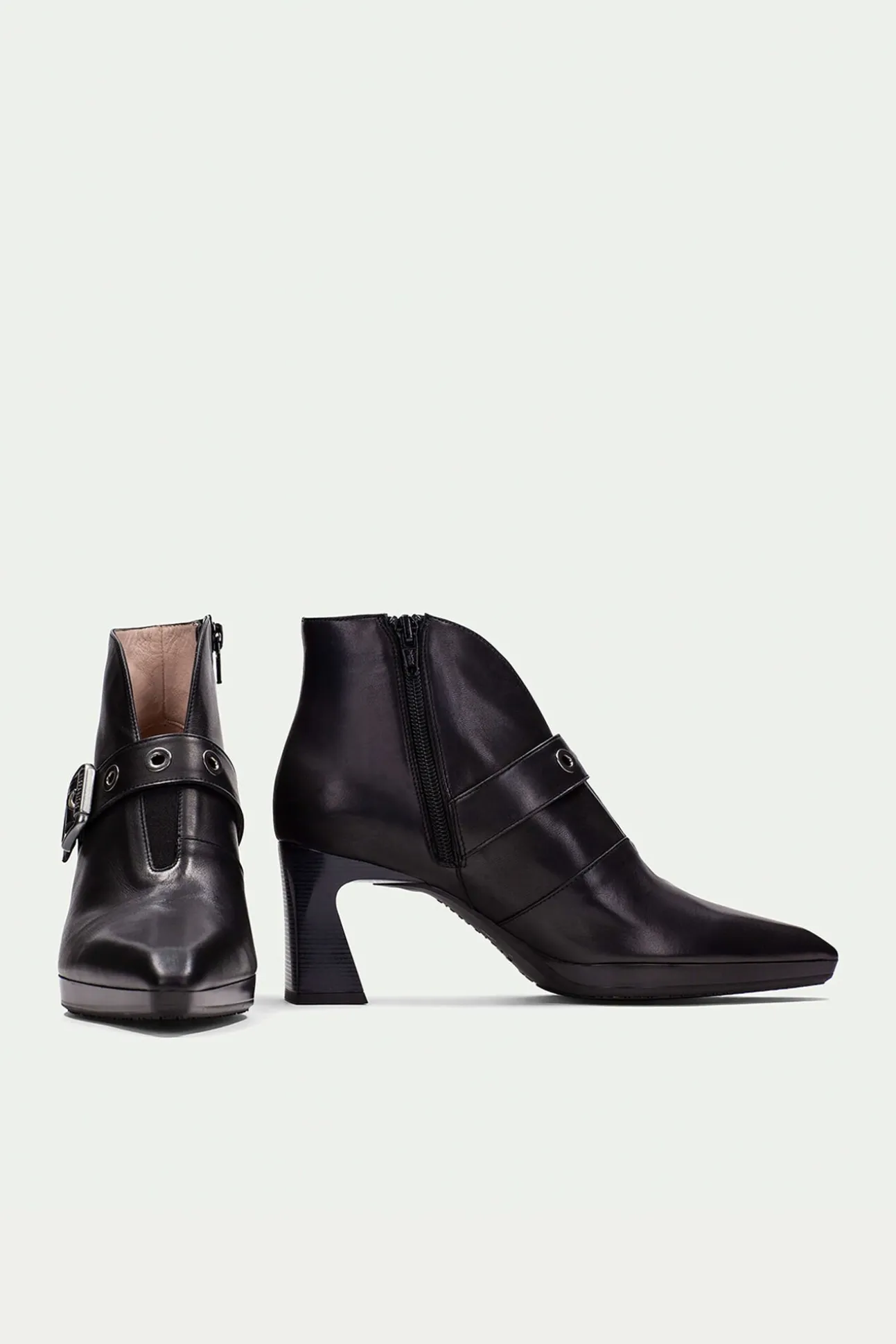 Botín punta fina con hebilla y ojetes ATLANTA