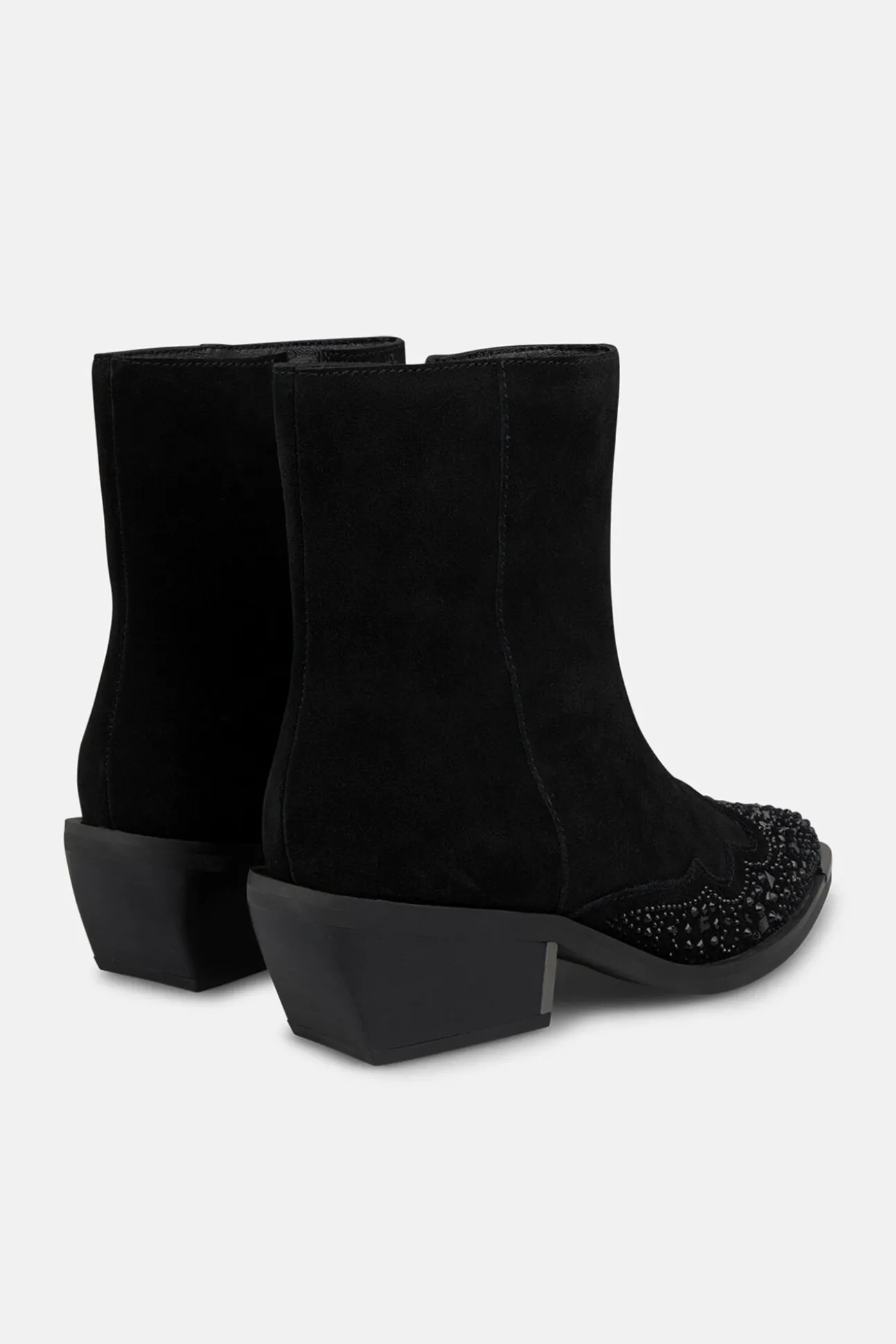 Botín tacón bajo detalle pedreria