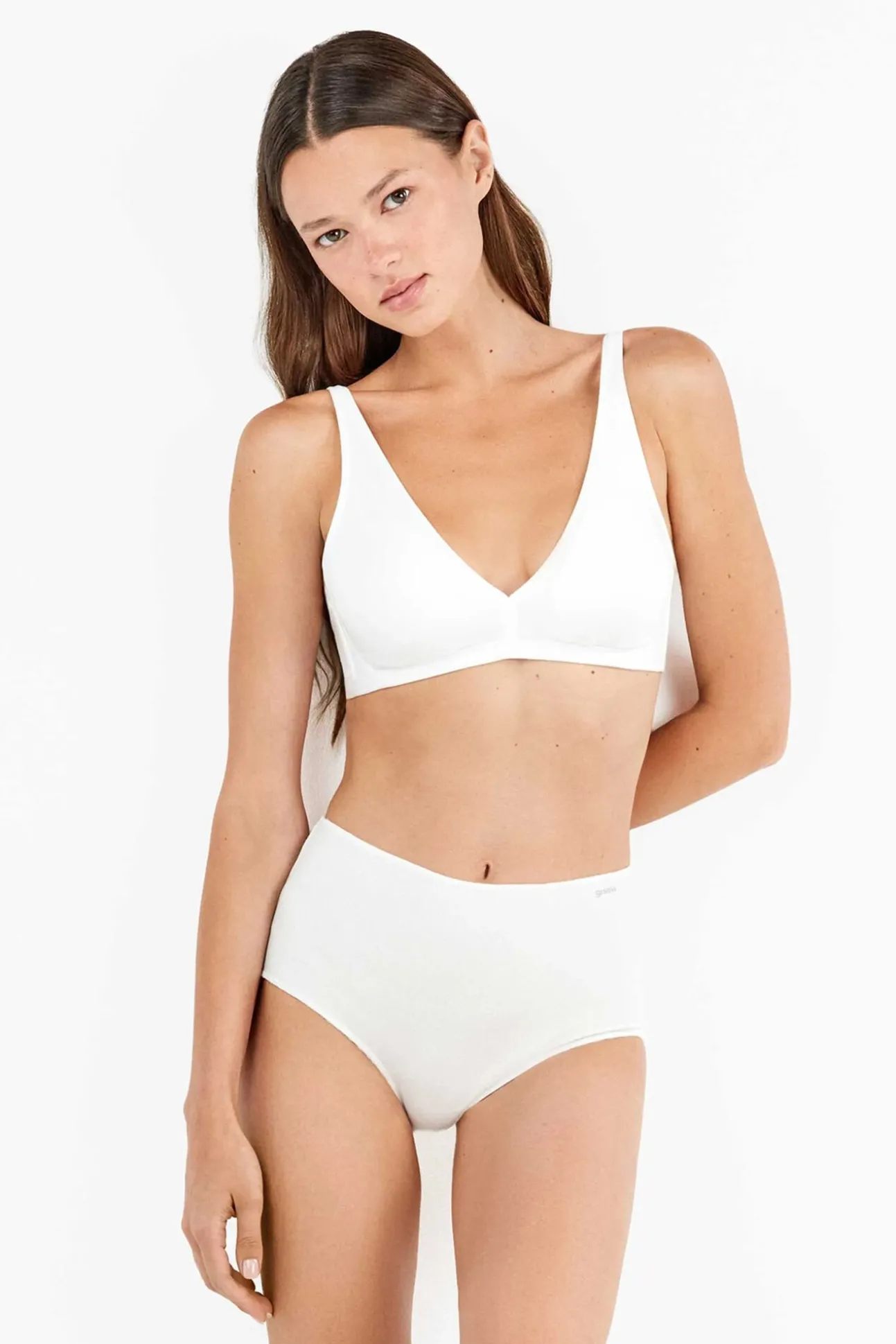 Braga alta con galón de encaje y camales