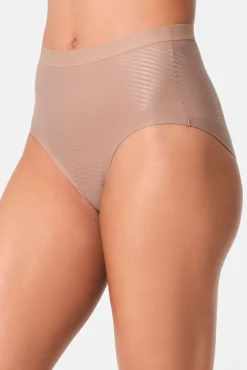 Braga alta moldeadora invisible