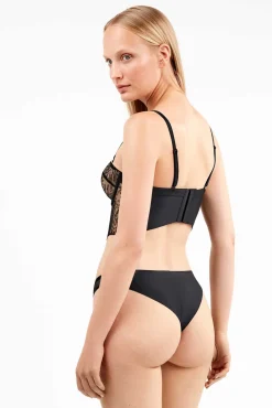 Braga brasileña encaje bordado