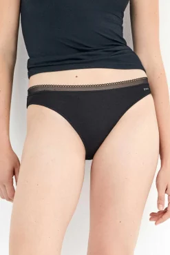 Braga básica con galón de encaje