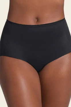 Braga clásica efecto invisible de compresión fuerte en abdomen