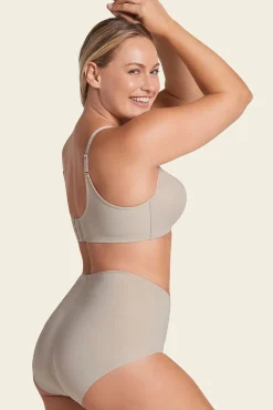 Braga clásica efecto invisible de compresión fuerte en abdomen