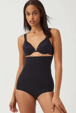 Braga moldeadora de talle alto nude. SPANX