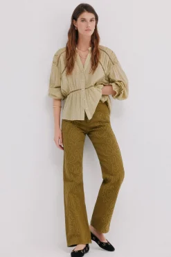 Bérénice. Vaqueros bordados