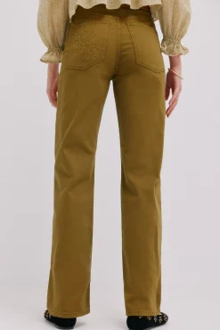 Bérénice. Vaqueros bordados