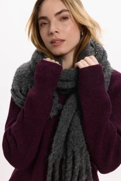 Bufanda de lana con flecos