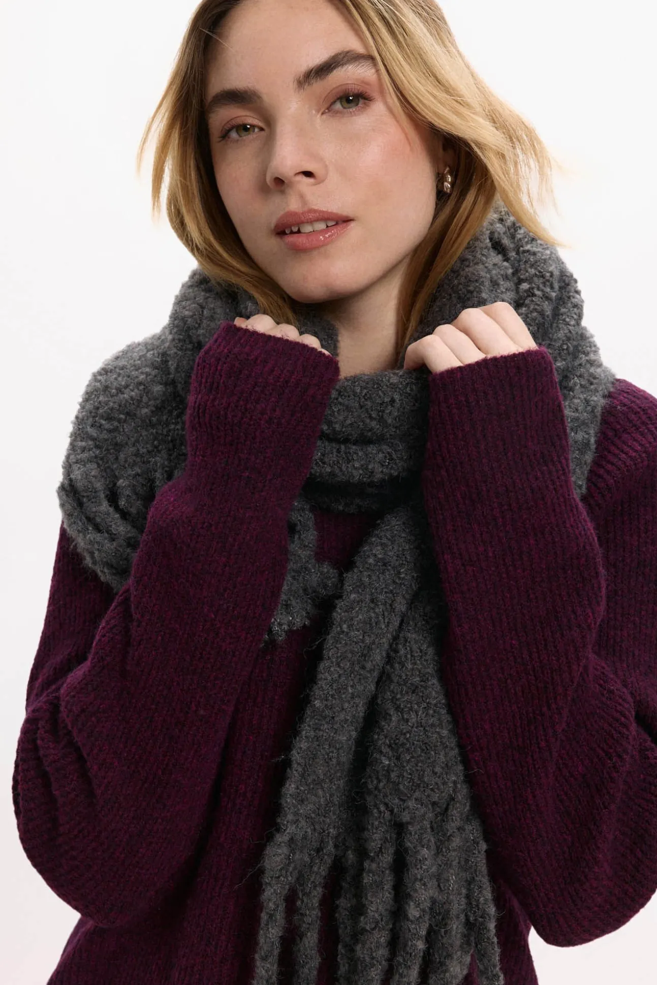 Bufanda de lana con flecos