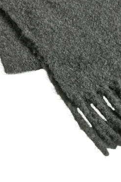 Bufanda de lana con flecos