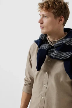 Camisa de manga larga Slim Fit confeccionada con algodón reciclado