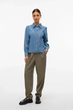 Camisa denim con detalle bordado