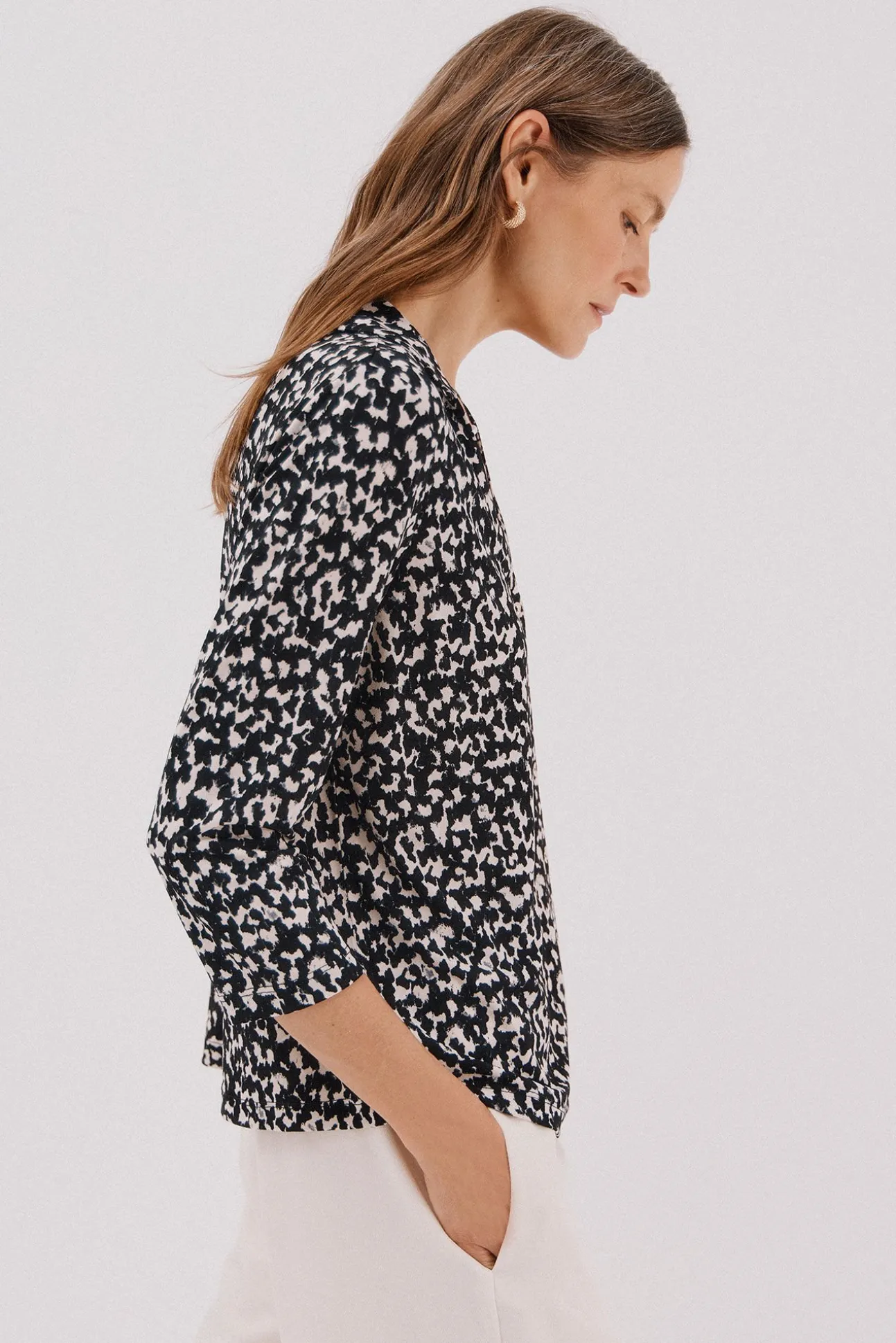 Camisa elástica botones