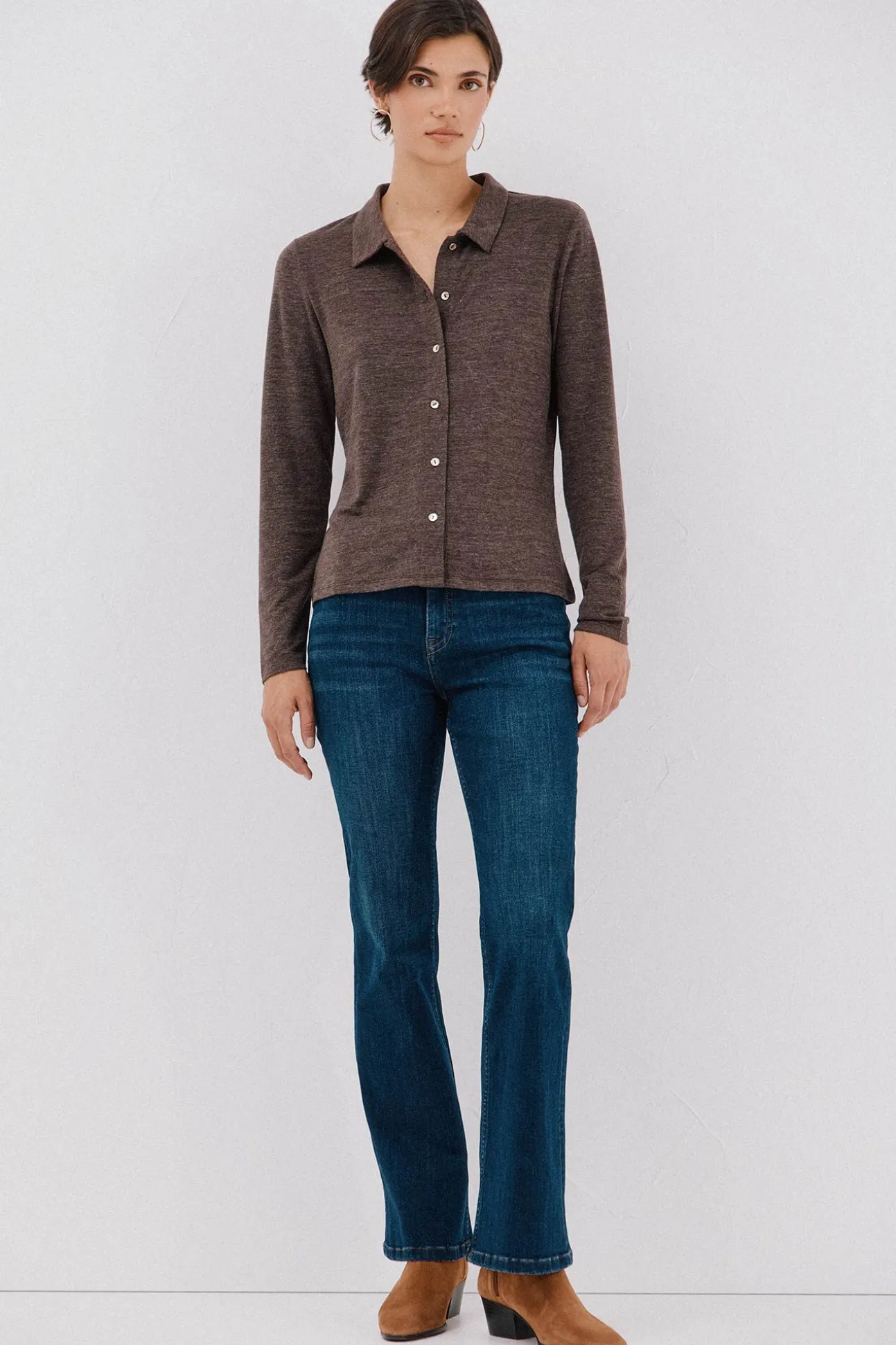 Camisa elástica botones