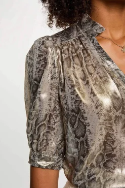 Camisa entallada mangas abullonadas