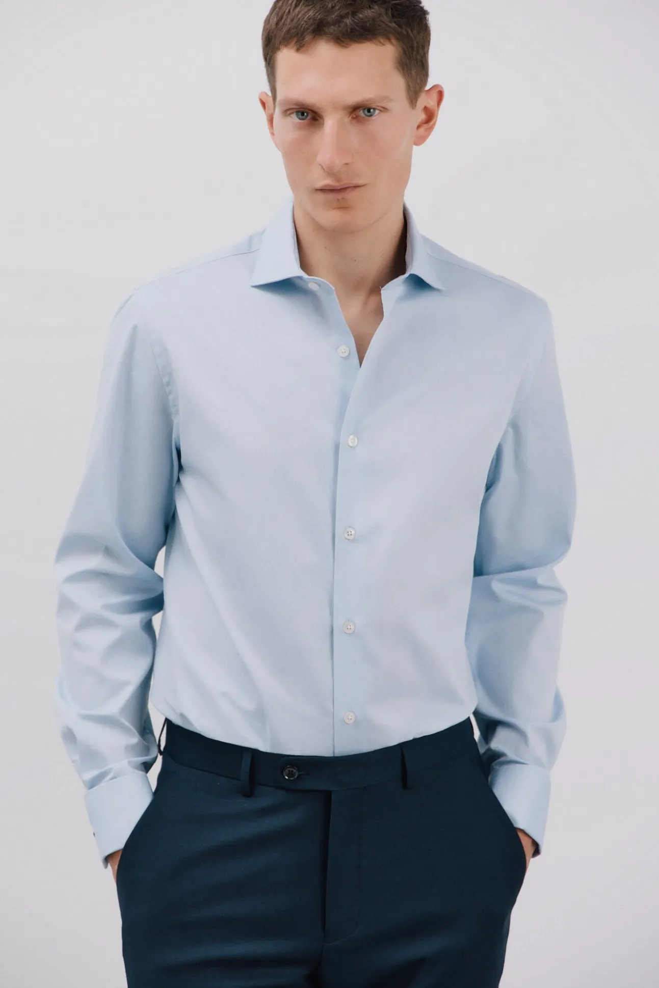 Camisa gemelos lisa fácil plancha