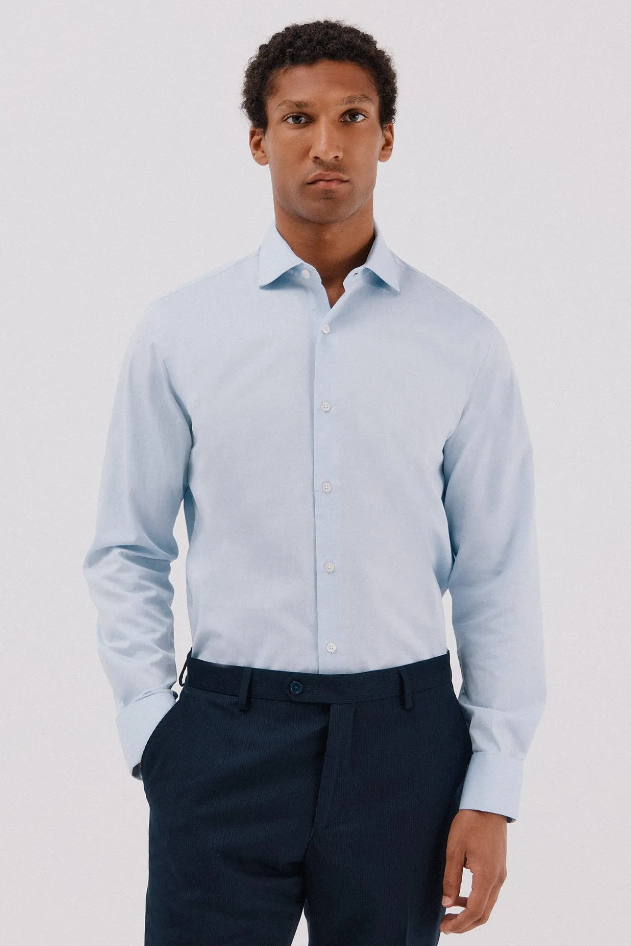 Camisa gemelos lisa fácil plancha