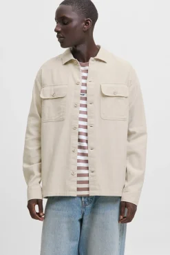 Camisa oversize de corte holgado