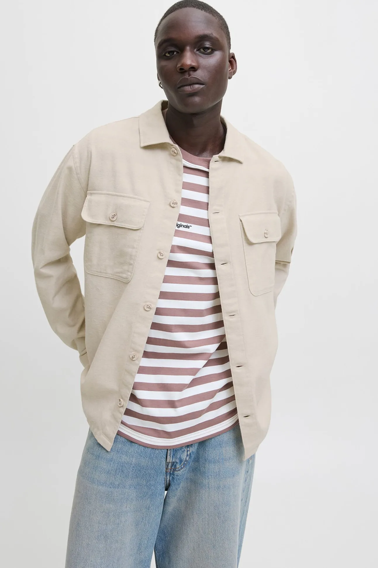 Camisa oversize de corte holgado