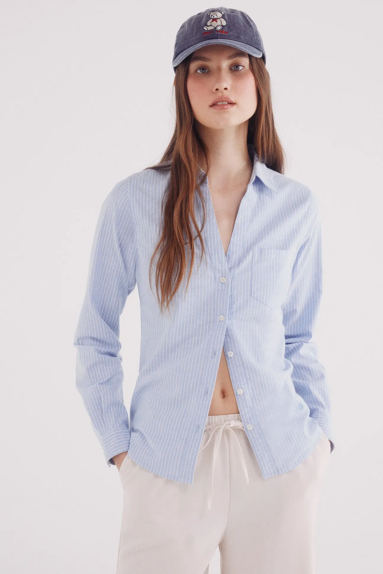 Camisa Oxford cuello abierto