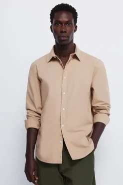 Camisa oxford tinte en prenda