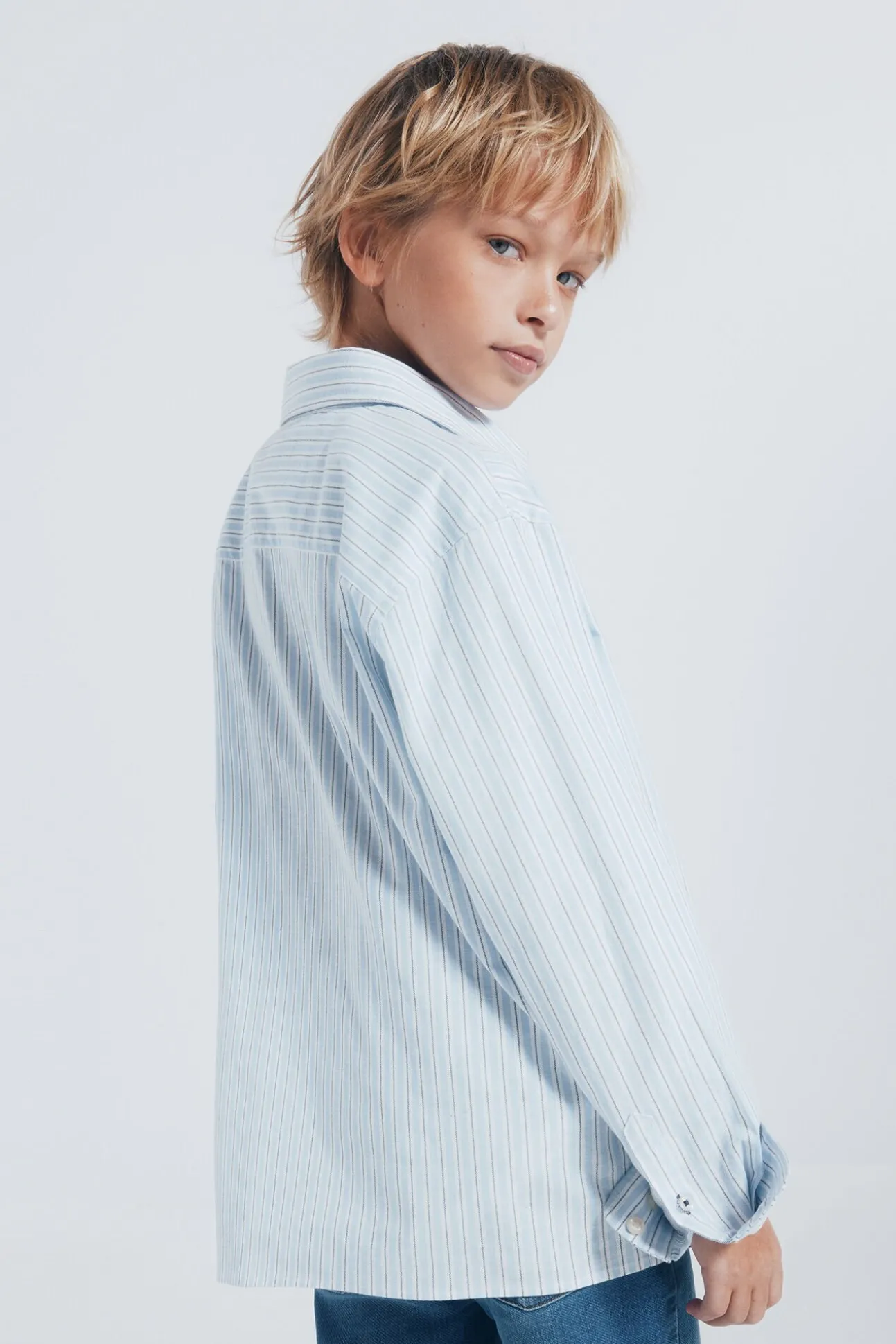 Camisa raya fina azul niño