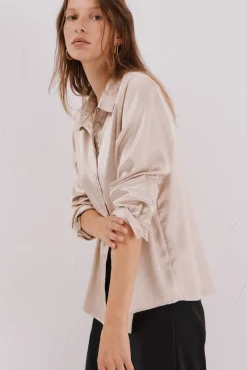 Camisa satinada brillos