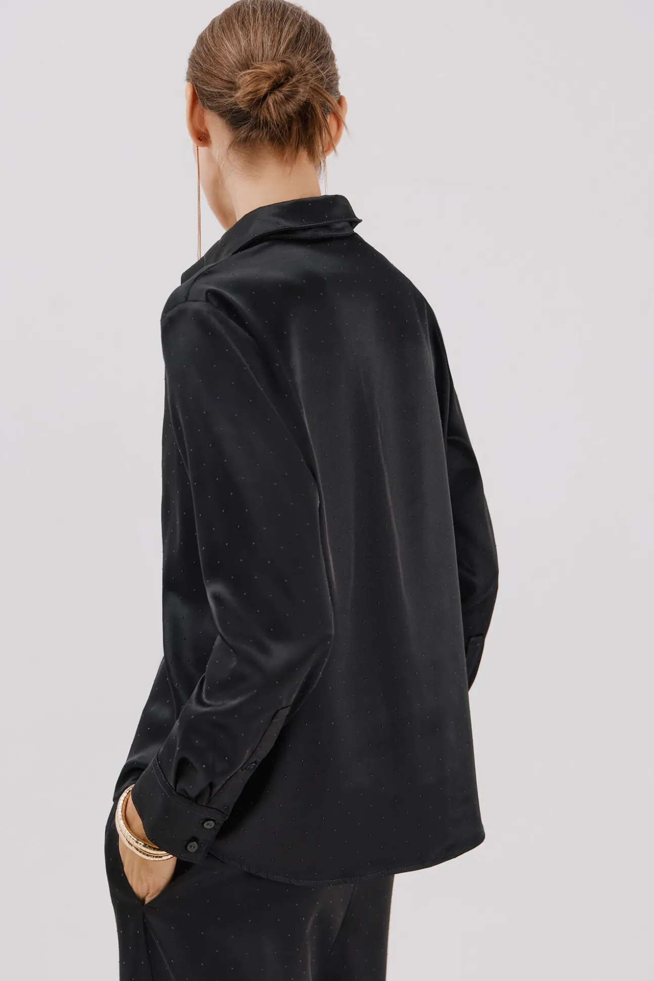 Camisa satinada brillos